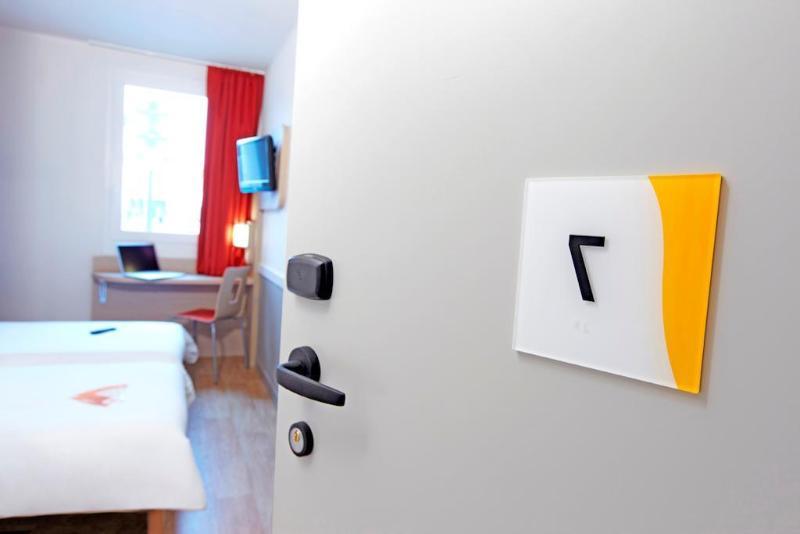 Kyriad Direct Mont De Marsan - St Avit Saint-Avit  Exterior foto