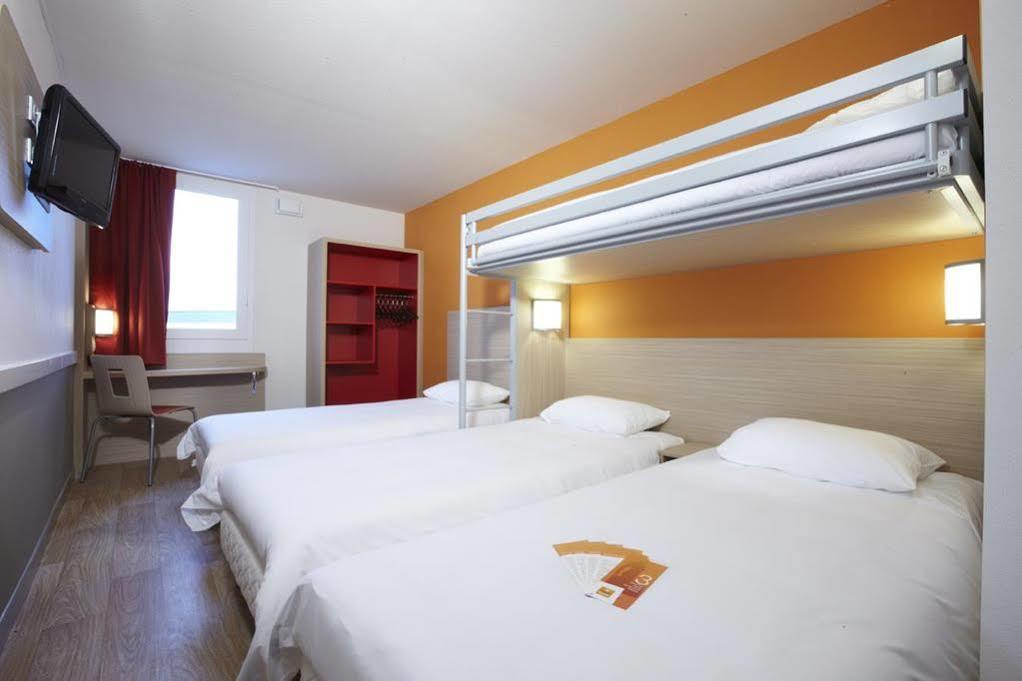 Kyriad Direct Mont De Marsan - St Avit Saint-Avit  Exterior foto
